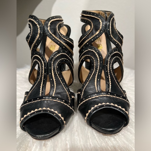 L.A.M.B. By Gwen Stefani Heels - Picture 5 of 17